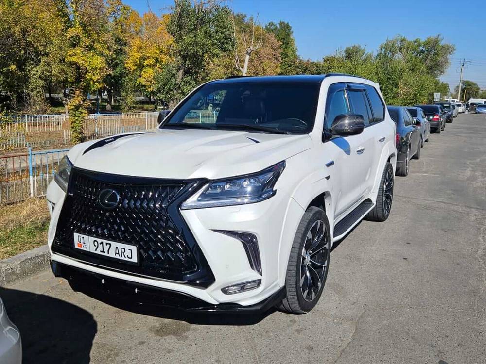 Lexus LX